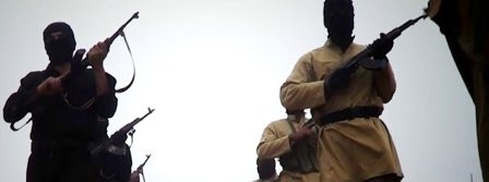 Hình ảnh cắt ra từ đoạn video tuyên truyền của IS trên mạng.