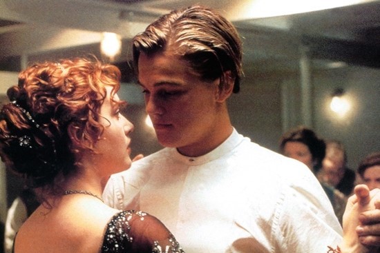 Kate từng cho biết chính diễn xuất của Leo đã giúp cô trở thành ngôi sao sau khi cùng cộng tác trong  Titanic. Trong một cuộc phỏng vấn vào năm 1998, cô nói: "Tôi biết rằng mình sẽ không thể làm được gì nếu không có Leo".