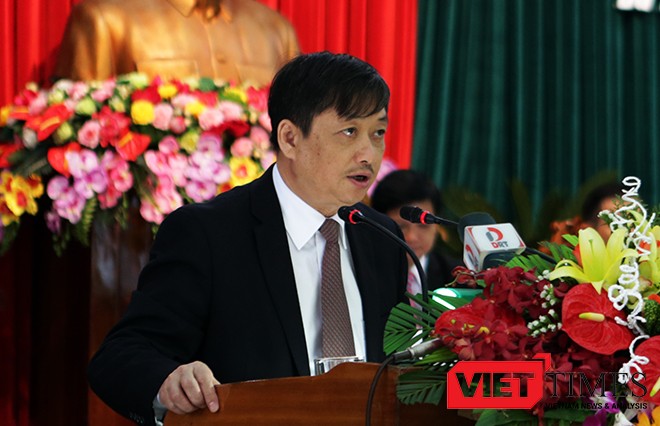 Ông Đặng Việt Dũng, Phó Chủ tịch UBND TP Đà Nẵng tại Kỳ họp thứ 17, HĐND TP Đà nẵng khóa VIII vừa diễn ra sáng nay 22-3. 