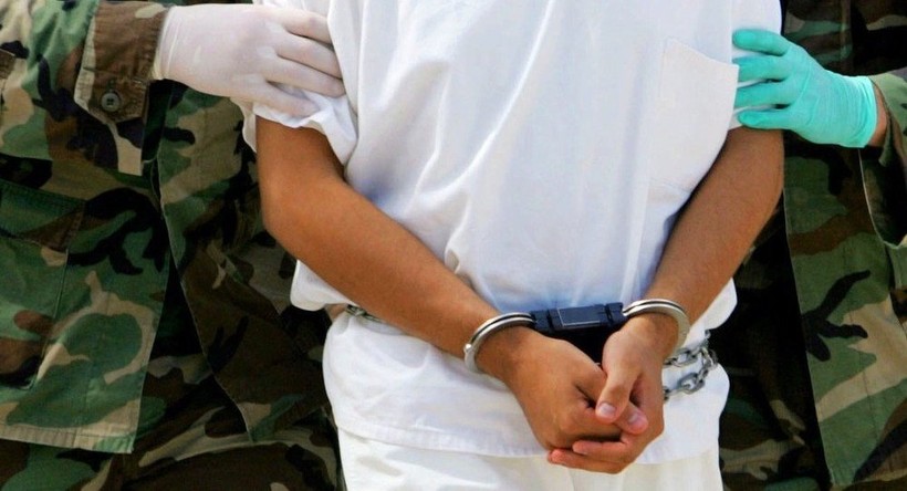 CIA chụp ảnh tù nhân lõa thể trước khi đưa đi tra tấn
