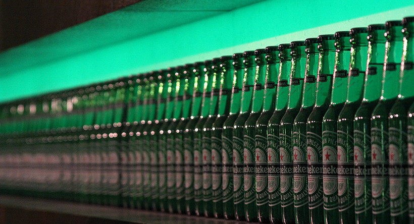 Cổ phiếu Heineken tăng kỷ lục nhờ doanh số bán hàng tại Việt Nam