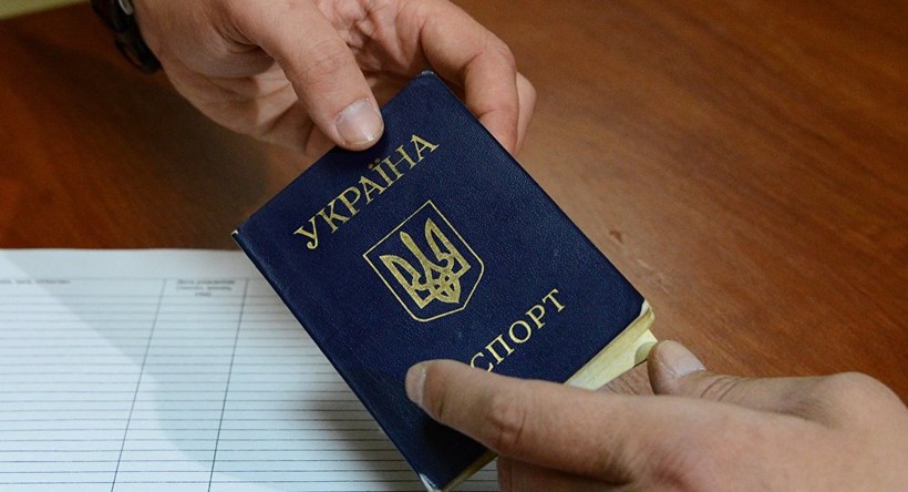 Ukraina: Người mang họ Nga bị tước quyền công dân?