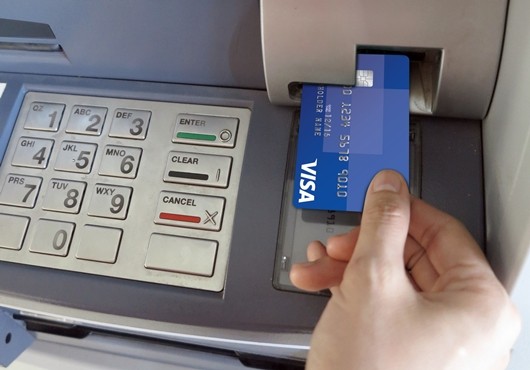 Bóc mẽ thủ đoạn rút trộm tiền tinh vi từ cây ATM