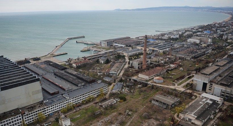 Nhà máy đóng tàu "Biển Khơi" gần Feodosia