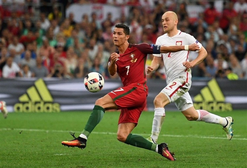 Ronaldo 2 lần xử lý hỏng ở những tư thế thuận lợi trước khung thành đối phương. 