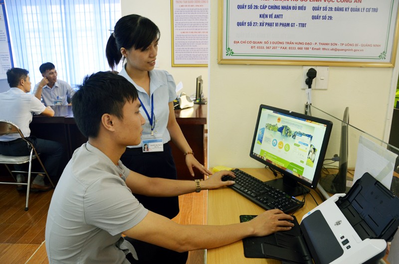 Từ 10/8, người dân có thể truy cập vào Cổng thông tin dịch vụ công trực tuyến mức độ 3 của TP Hà Nội 
