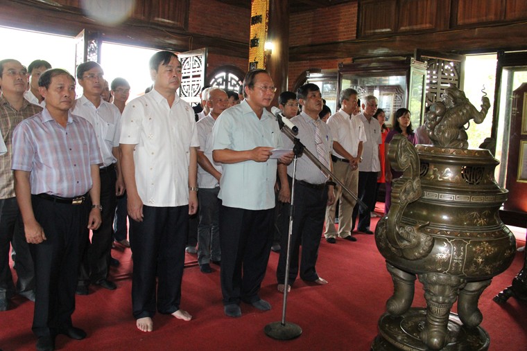 Bộ trưởng Trương Minh Tuấn dọc diễn văn tại Đền thờ Bác Hồ - ATK Định Hóa