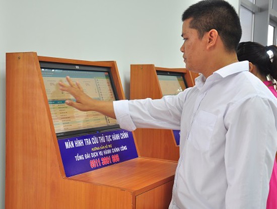  Hiện Hà Nội đã triển khai dịch vụ công trực tuyến mức độ 3 lĩnh vực tư pháp cấp phường tại 12 quận.