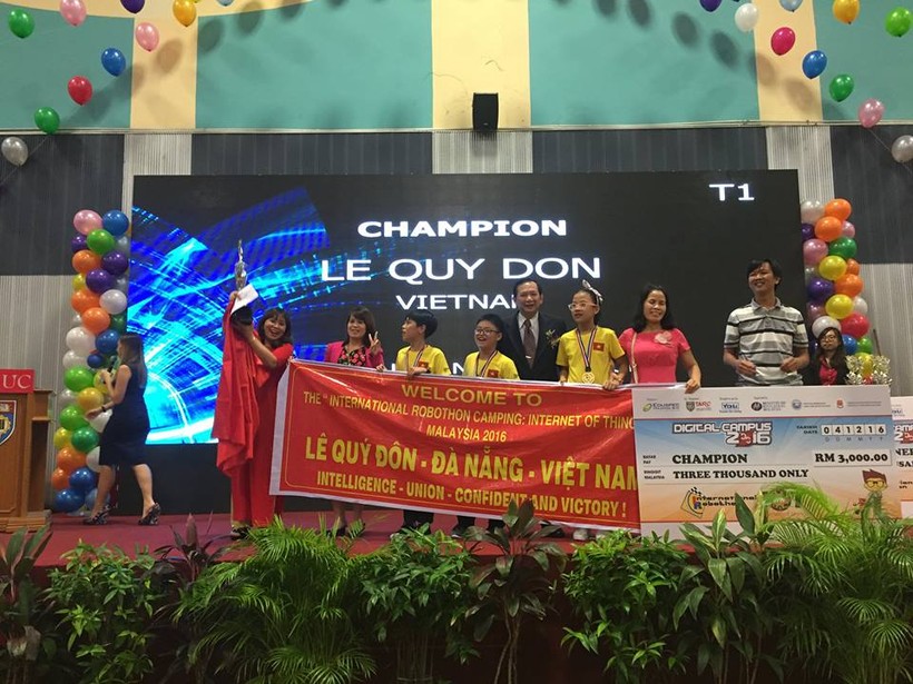 Học sinh trường Trần Cao Vân là một 2 đội giành giải Vô địch Robothon quốc tế.