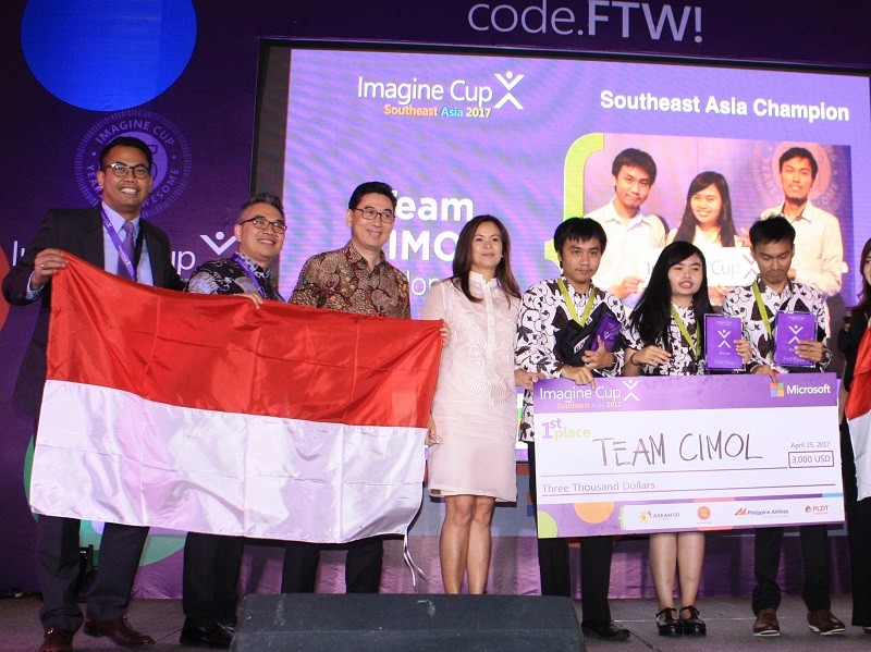 Đội CIMOL giành giải đặc biệt vòng chung kết cúp sáng tạo Microsoft Imagine Cup 2017 khu vực Đông Nam Á.