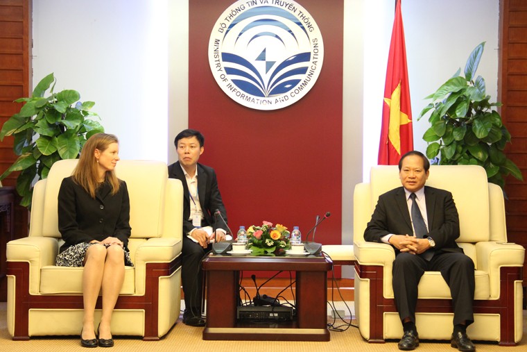 Bộ trưởng Bộ TT&TT Trương Minh Tuấn tiếp và làm việc với Đoàn đại biểu cấp cao Facebook.