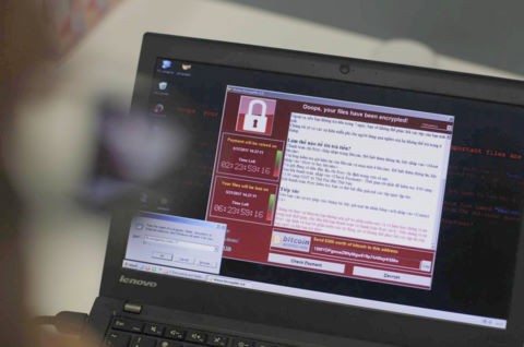 Tính đến chiều 16/5, tại Việt Nam đã có hơn 1.900 máy tính bị lây nhiễm mã độc tống tiền WannaCry. Ảnh minh hoạ: BBC.