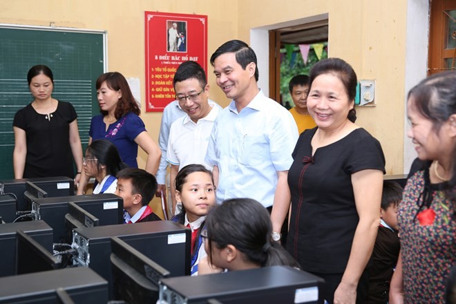 Phòng máy tính của Trường Tiểu học và Trung học Cơ sở thị trấn Mù Cang Chải do CMC tài trợ thiết bị. Ảnh: CMC.