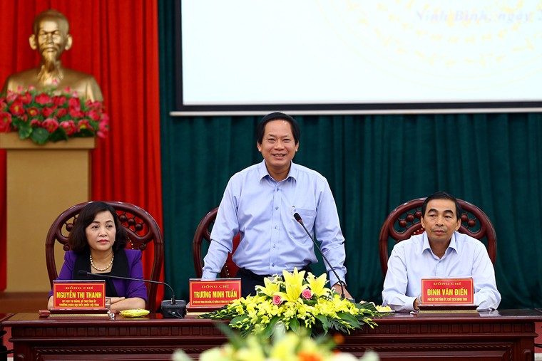 Bộ trưởng Bộ TT&TT Trương Minh Tuấn phát biểu tại buổi làm việc.