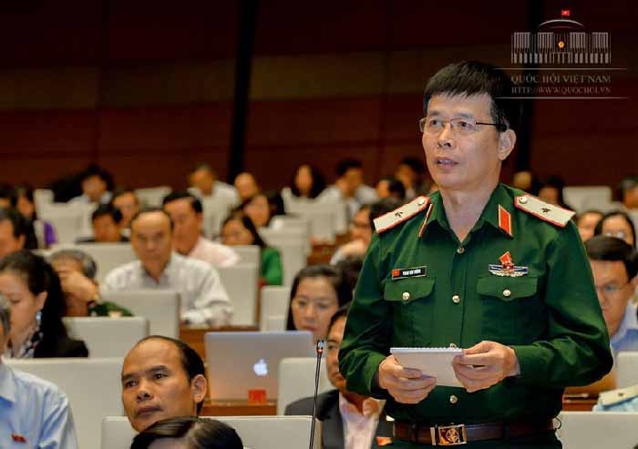 Thiếu tướng Phan Văn Tường, Phó tư lệnh Quân Khu 1, đại biểu Quốc hội đoàn Thái Nguyên.