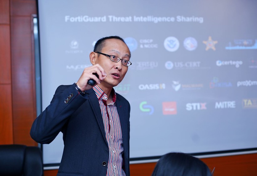 Ông Chew Poh Chang - Chiến lược gia An ninh mạng của Fortinet chia sẻ về những xu hướng tấn công mạng trong năm 2018 (Ảnh Fortinet cung cấp)