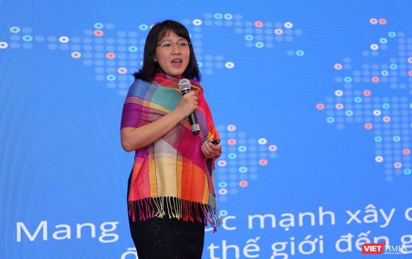 Bà Lê Diệp Kiều Trang, Tổng Giám đốc, Facebook Việt Nam phát biểu tại Diễn đàn
