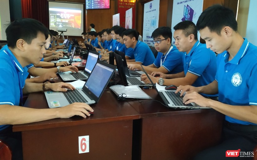 Cuộc diễn tập ứng phó hành vi can thiệp bất hợp pháp vào hệ thống thông tin chuyên ngành bảo đảm hoạt động bay có sự tham gia của 10 đội ứng cứu với hơn 50 cán bộ CNTT đến từ các đơn vị thuộc Tổng Công ty Quản lý bay Việt Nam.