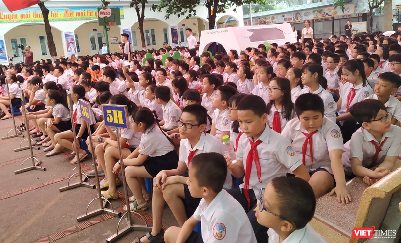 Chủ tịch UBND TP. Hà Nội Nguyễn Đức Chung cho rằng trường học là nơi sạch sẽ, an toàn cho các em học sinh. Ảnh: Anh Lê