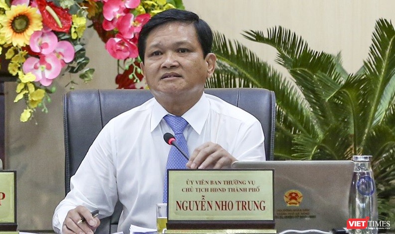 Ông Nguyễn Nho Trung – Chủ tịch HĐND TP. Đà Nẵng chủ trì phiên làm việc sáng nay.