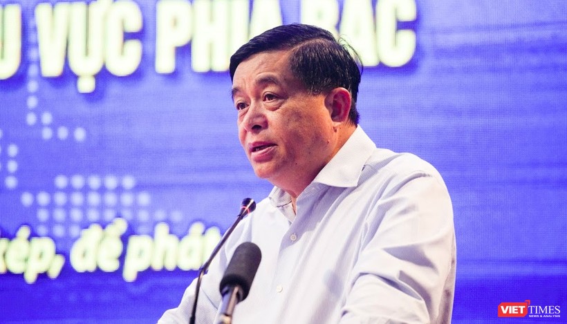 Bộ trưởng Bộ Kế hoạch và Đầu tư Nguyễn Chí Dũng cho rằng Chuyển đổi số chính là bàn đạp cho doanh nghiệp phát triển.