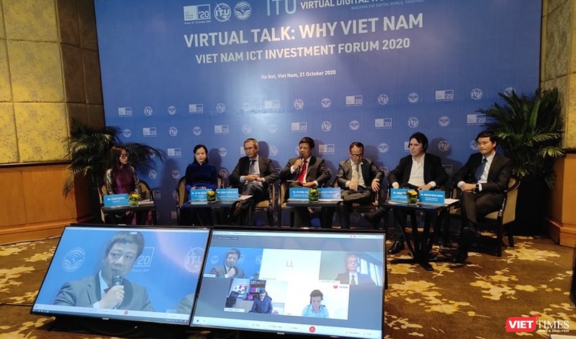 Ông Đỗ Công Anh phát biểu tại phiên thảo luận quốc tế trực tuyến với chủ đề Why Vietnam. 
