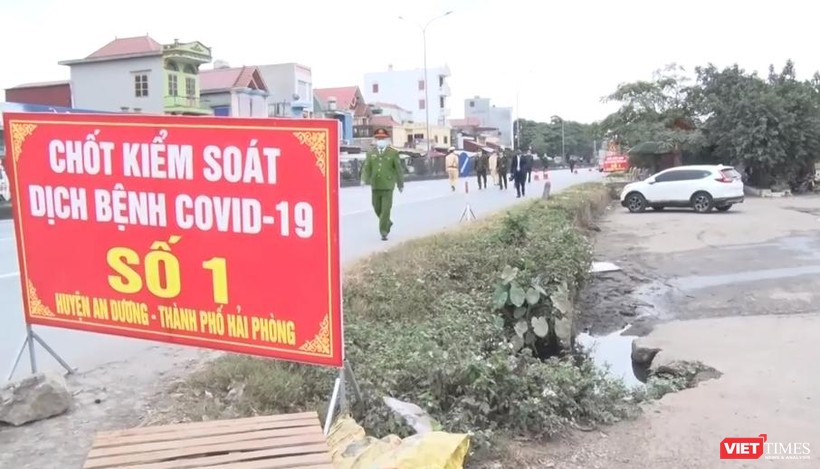 Hải Phòng triển khai các chốt chặn đảm ngừng tiếp nhận tất cả các công dân và hàng hóa từ tỉnh Hải Dương về Hải Phòng.