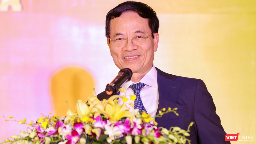 Bộ trưởng Nguyễn Mạnh Hùng cho rằng, 10 năm tới sẽ có làn sóng chuyển dịch từ thị trường trong nước là chính sang thị trường quốc tế là chính.