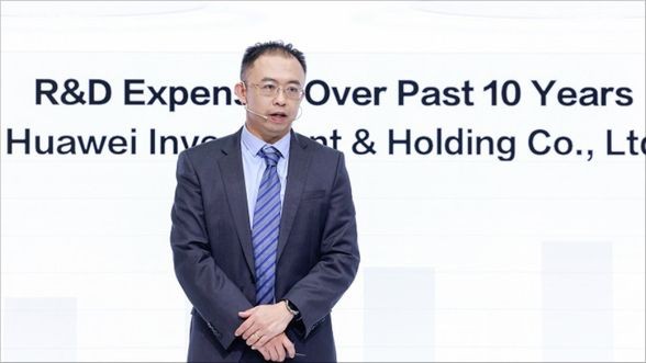 Ông Alan Fan - Phó chủ tịch kiêm Trưởng bộ phận quyền sở hữu trí tuệ của Huawei chia sẻ về phí bản quyền.