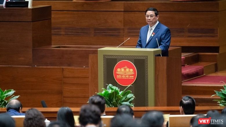 Thủ tướng Phạm Minh Chính báo cáo kết quả thực hiện kế hoạch phát triển kinh tế - xã hội năm 2023 và dự kiến kế hoạch phát triển kinh tế - xã hội năm 2024.