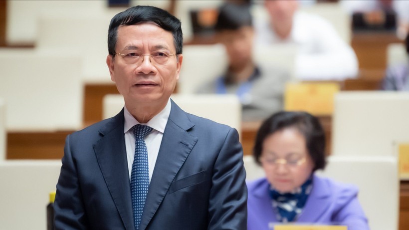 Bộ trưởng Nguyễn Mạnh Hùng trả lời chất vấn của các đại biểu Quốc hội