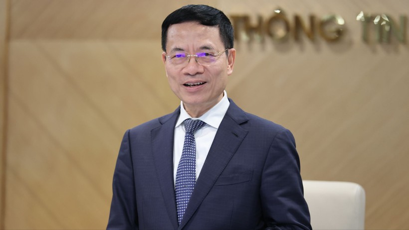 Bộ trưởng Nguyễn Mạnh Hùng cho rằng cần chú ý đến các đề tài khoa học công nghệ về khoa học quản lý, về đổi mới sáng tạo.