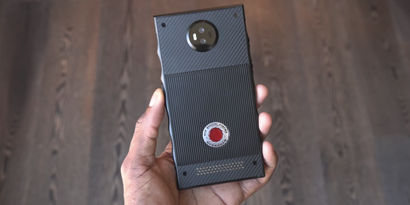 Hydrogen One, smartphone đầu tiên của hãng RED, công ty chuyên làm camera cho các hãng phim bom tấn. (ảnh: Business Insider)
