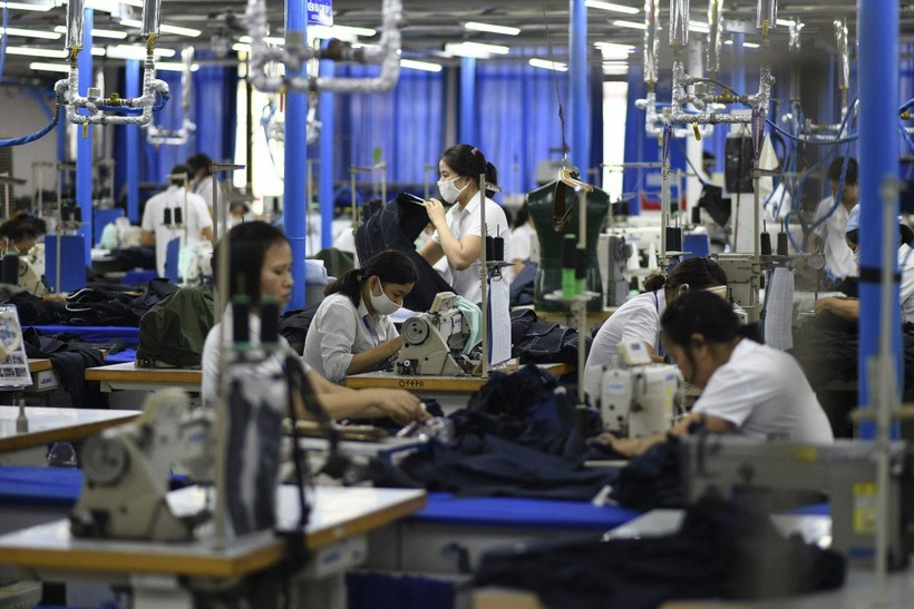 Lượng hàng mà Mỹ nhập khẩu từ Việt Nam, Đài Loan, Hàn Quốc và Bangladesh tăng mạnh (Ảnh: CNN)