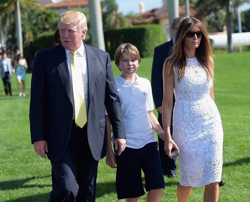 Đệ nhất phu nhân Mỹ Melania Trump cùng chồng và con trai út (Ảnh: Getty)