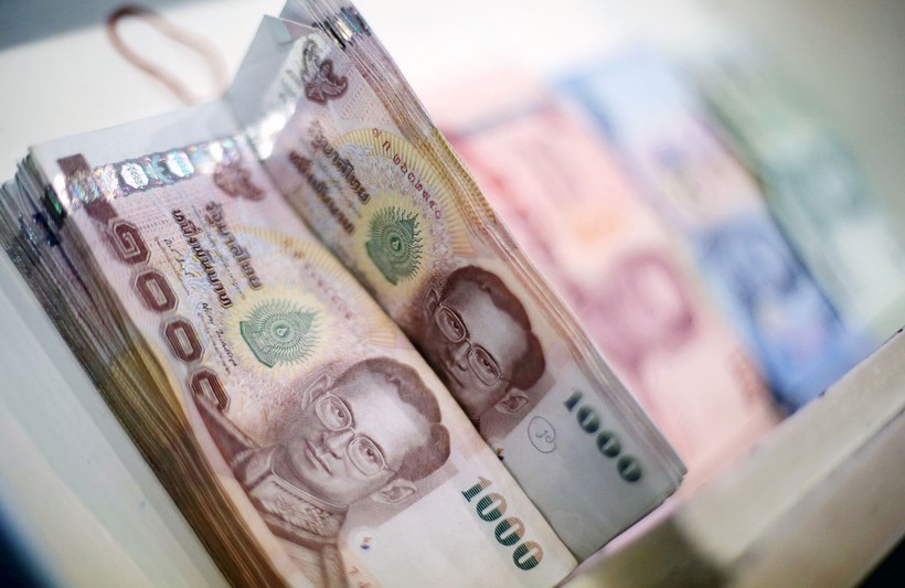 Đồng baht Thái Lan từ chỗ đồng tiền mạnh nhất trở thành đồng tiền yếu nhất châu Á trong năm nay (Ảnh: AsiaOne)