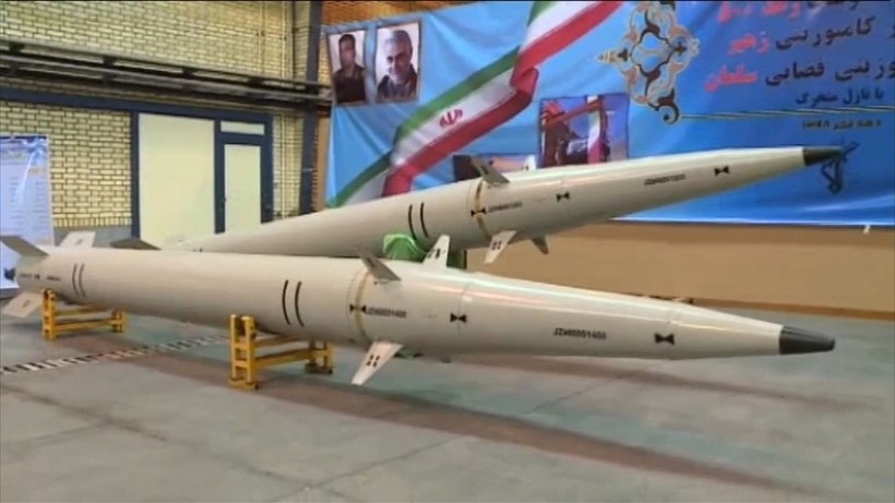 Mẫu tên lửa mới mà Iran cho ra mắt ngày 9/2 (Ảnh: RT)