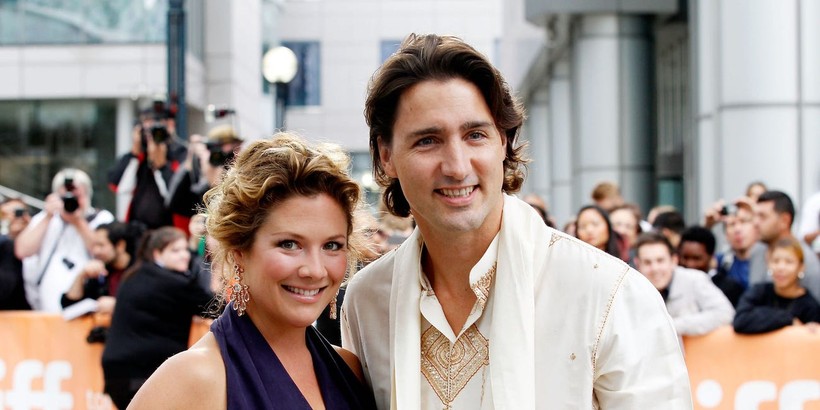 Bà Sophie Grégoire Trudeau đứng cạnh chồng, Thủ tướng Justin Trudeau (Ảnh: Getty)