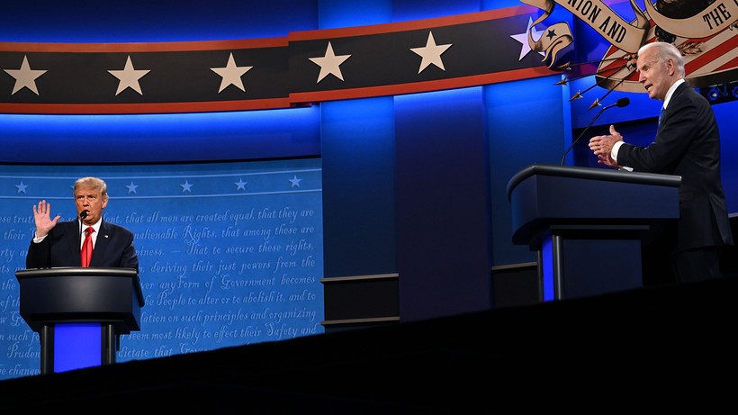 Hai ứng viên Tổng thống Mỹ tranh cãi kịch liệt trong vòng tranh luận cuối cùng tại ĐH Belmont, Nashville (Ảnh: CNN)
