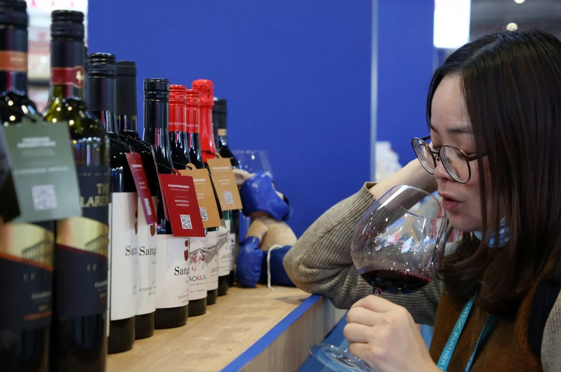 Trung Quốc áp mức thuế cực cao đối với rượu nhập khẩu từ Australia (Ảnh: AFP)
