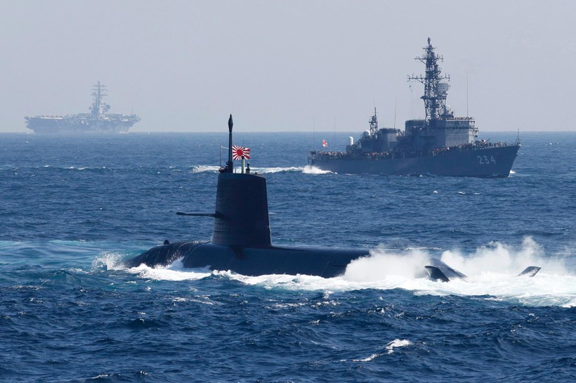 Tàu ngầm Soryu của Nhật Bản va chạm với tàu thương mại trong lúc đang nổi lên bề mặt biển (Ảnh minh họa: Japan Times)