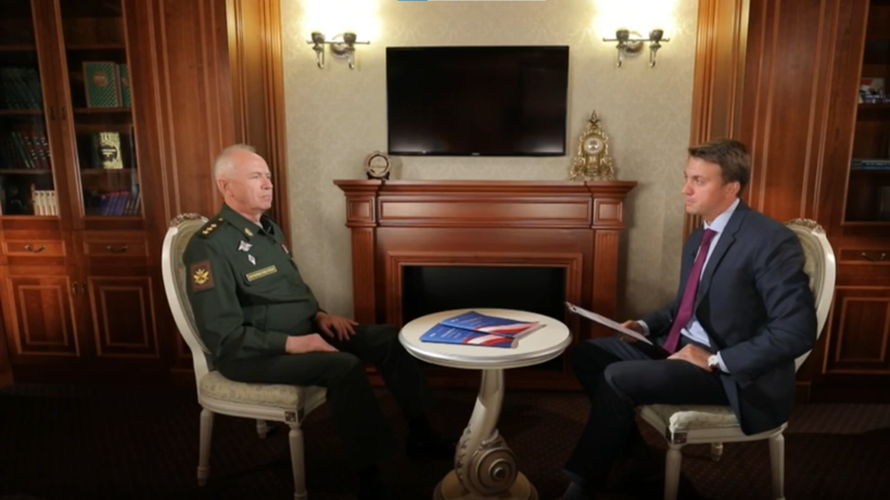Thứ trưởng Quốc phòng Nga Alexandr Fomin trong cuộc phỏng vấn (Ảnh: RT)