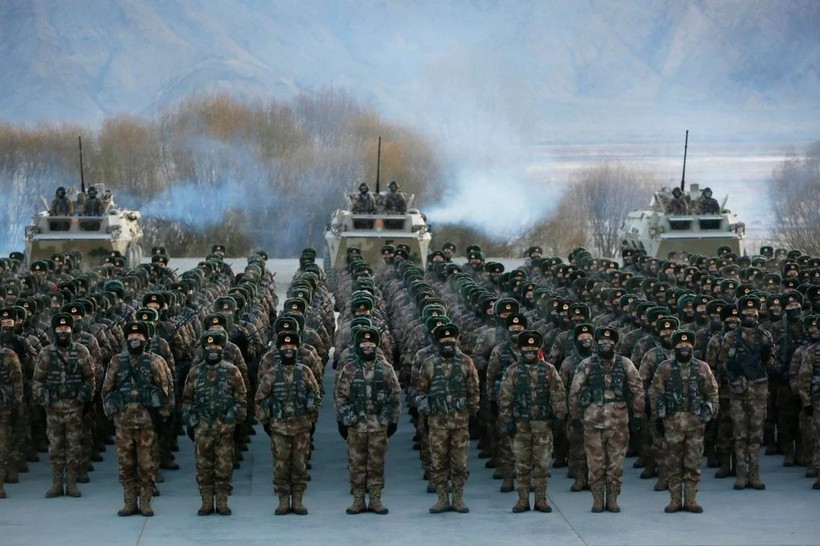 Xét về số lượng, Trung Quốc sở hữu quân đội hùng hậu nhất thế giới (Ảnh: AFP)