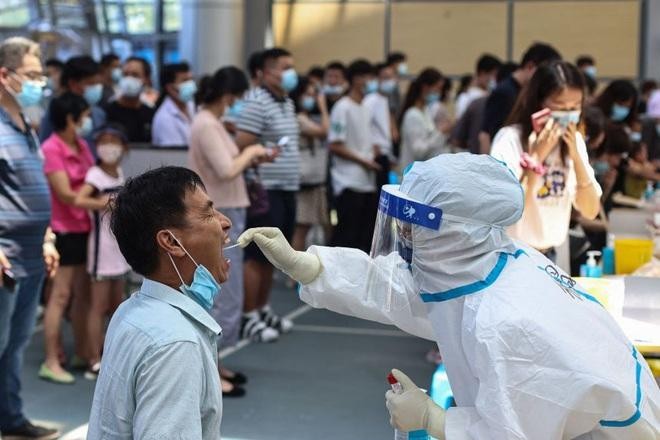 Trung Quốc đang nỗ lực dập "ổ dịch" ở Giang Tô khi số ca bệnh tăng nhanh trong những ngày qua (Ảnh: AFP)