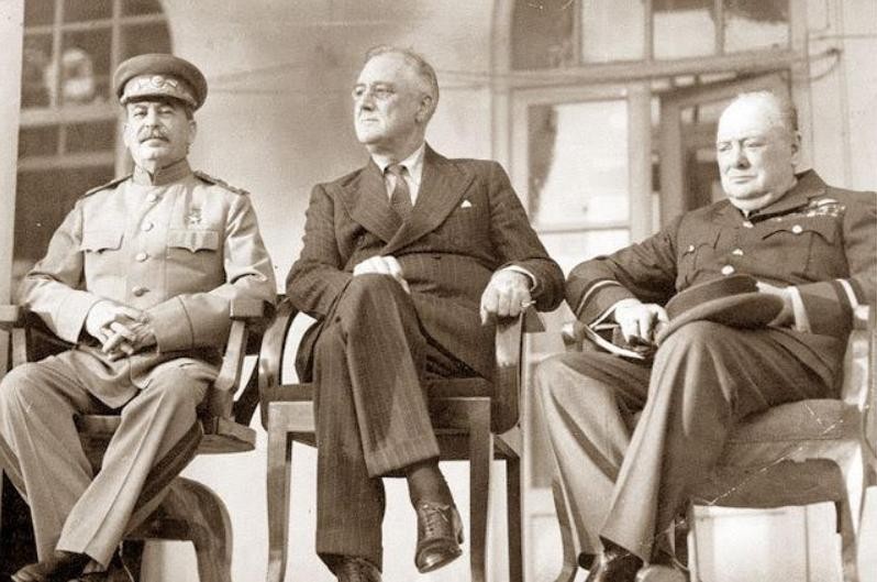 Lãnh đạo Liên Xô, Mỹ và Anh tại hội nghị quốc tế Tehran năm 1943 (Ảnh: AIF)