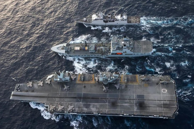 Chiến hạm Anh, Mỹ, Hà Lan tham gia cuộc tập trận chung ở Biển Đông ngày 29/7/2021 (Ảnh: SCMP)
