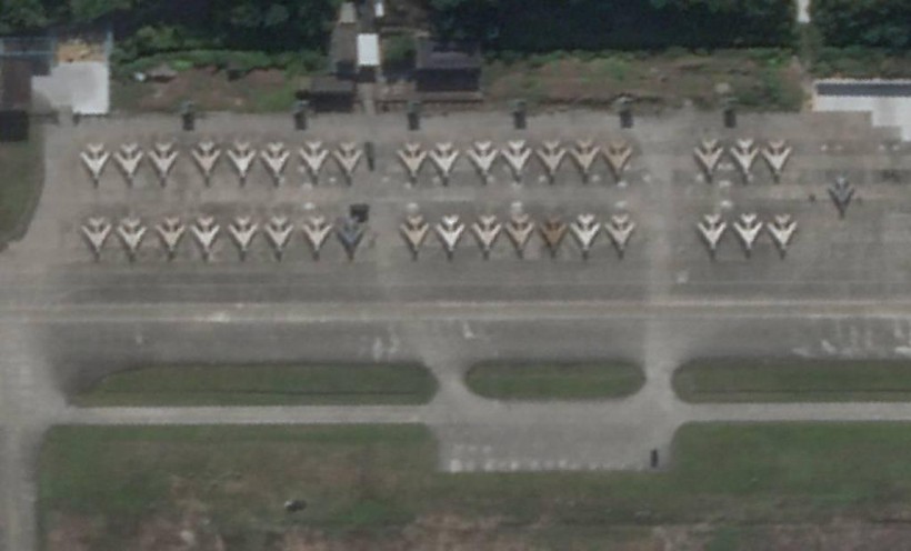 Một nhóm máy bay J-6 được chuyển biến thành drone trong bức ảnh vệ tinh chụp căn cứ Liancheng (Ảnh: Planet Labs)