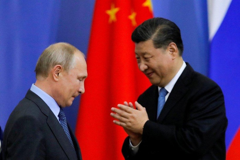 Tổng thống Nga Vladimir Putin và Chủ tịch Trung Quốc Tập Cận Bình (Ảnh: Reuters)