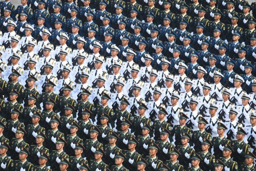 Quân đội Trung Quốc điều chuyển 300.000 bính ĩ sang các đơn vị chiến đấu tiền tuyến (Ảnh: Xinhua)