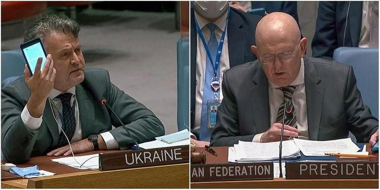 Đại sứ Ukraine tại Liên Hợp Quốc Sergiy Kyslytsya (trái) và người đồng cấp Nga Vassily Nebenzia (Ảnh: Reuters).